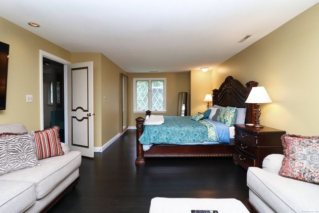 611 Bunker Hill Avenue, Waterbury, CT 06708