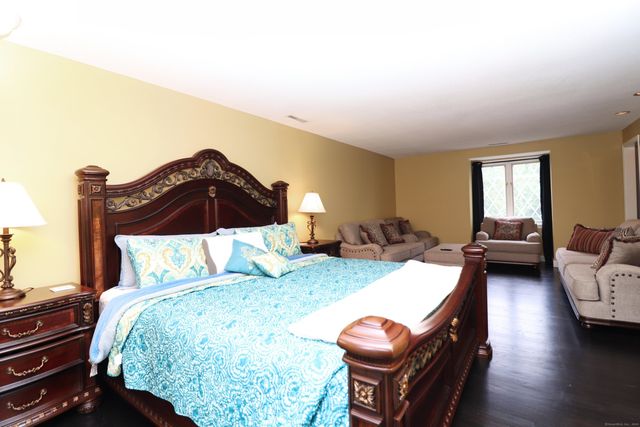 611 Bunker Hill Avenue, Waterbury, CT 06708