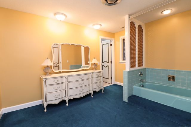 611 Bunker Hill Avenue, Waterbury, CT 06708