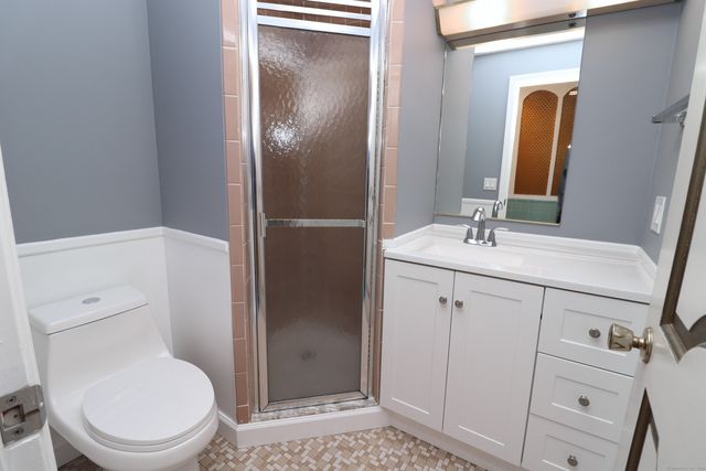 611 Bunker Hill Avenue, Waterbury, CT 06708