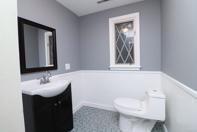 611 Bunker Hill Avenue, Waterbury, CT 06708