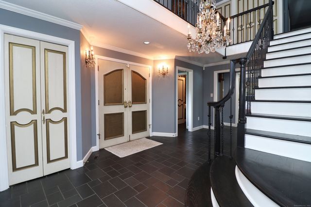 611 Bunker Hill Avenue, Waterbury, CT 06708