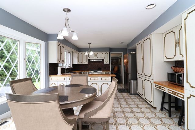 611 Bunker Hill Avenue, Waterbury, CT 06708