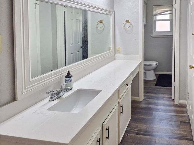 103 Ironwood Street, Lake Jackson, TX 77566