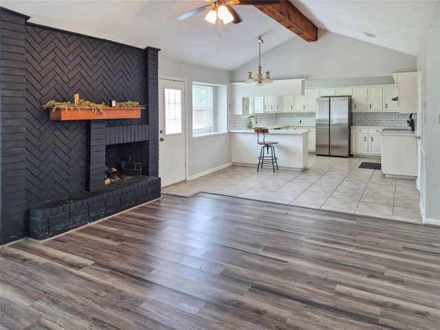 103 Ironwood Street, Lake Jackson, TX 77566