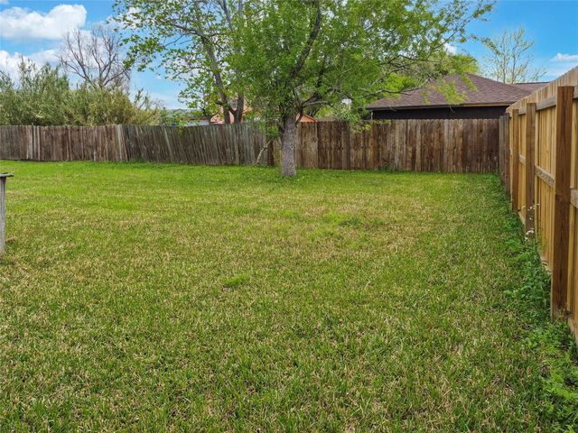 103 Ironwood Street, Lake Jackson, TX 77566