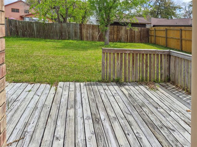 103 Ironwood Street, Lake Jackson, TX 77566