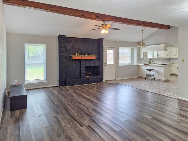 103 Ironwood Street, Lake Jackson, TX 77566