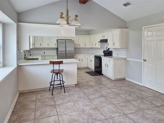 103 Ironwood Street, Lake Jackson, TX 77566