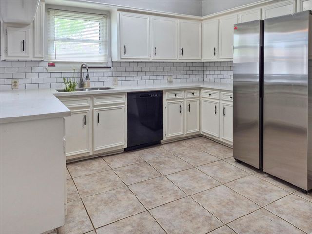 103 Ironwood Street, Lake Jackson, TX 77566