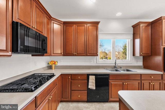 11 HARVEST DRIVE, Plainsboro, NJ 08536