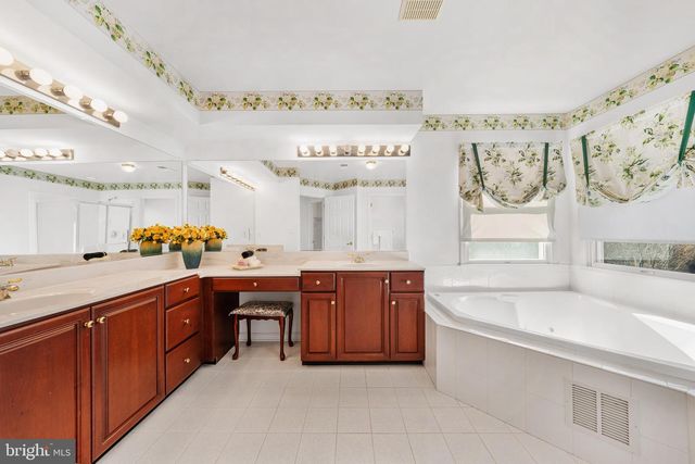 11 HARVEST DRIVE, Plainsboro, NJ 08536