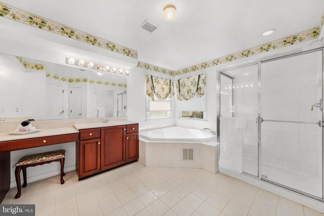 11 HARVEST DRIVE, Plainsboro, NJ 08536