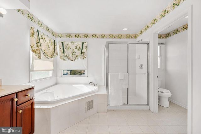 11 HARVEST DRIVE, Plainsboro, NJ 08536