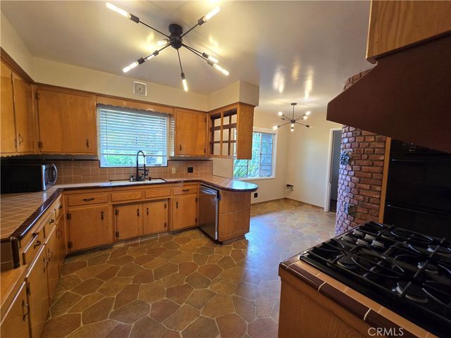 932 W Granada Court, Ontario, CA 91762