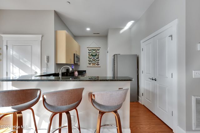 715 N 4th Street Apt 205, Wilmington, NC 28401