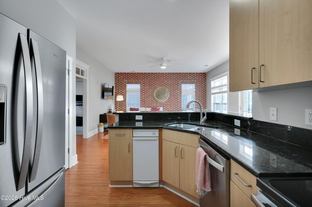 715 N 4th Street Apt 205, Wilmington, NC 28401