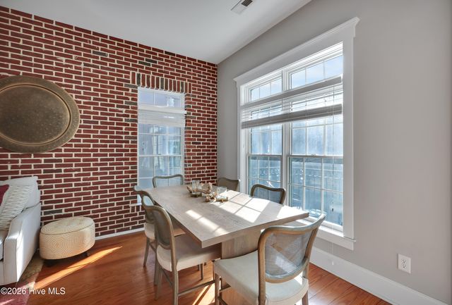 715 N 4th Street Apt 205, Wilmington, NC 28401