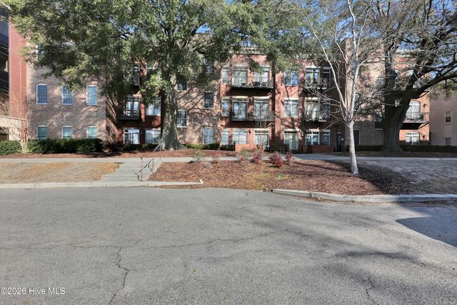 715 N 4th Street Apt 205, Wilmington, NC 28401