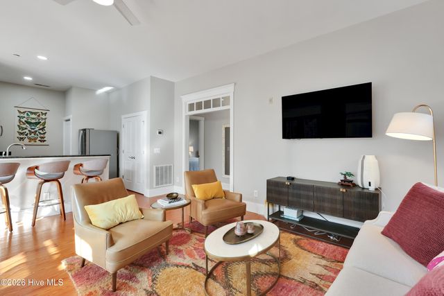 715 N 4th Street Apt 205, Wilmington, NC 28401