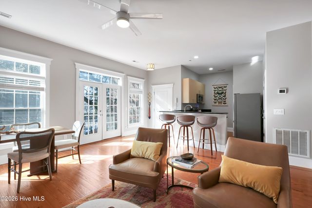 715 N 4th Street Apt 205, Wilmington, NC 28401