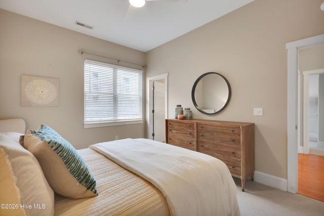 715 N 4th Street Apt 205, Wilmington, NC 28401