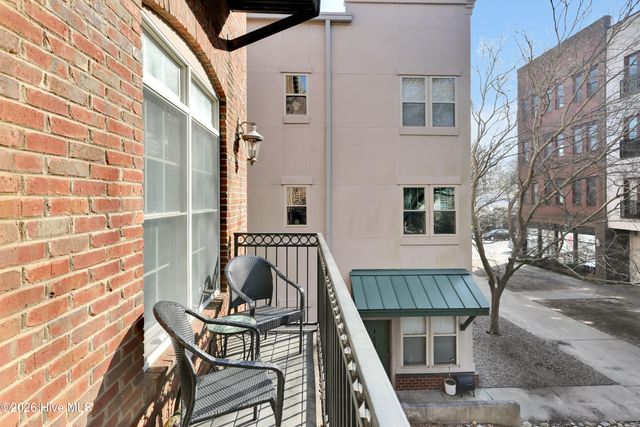 715 N 4th Street Apt 205, Wilmington, NC 28401