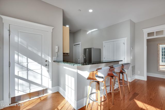 715 N 4th Street Apt 205, Wilmington, NC 28401