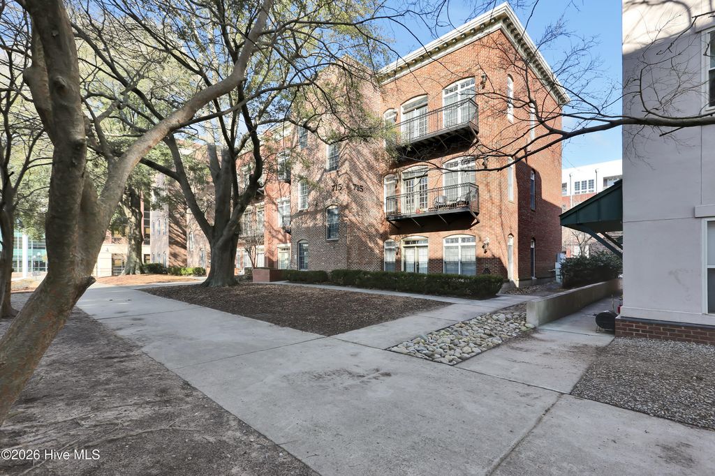 715 N 4th Street Apt 205, Wilmington, NC 28401