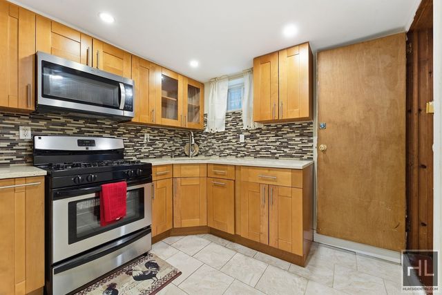 675 E 53rd Street, New York City, NY 11203