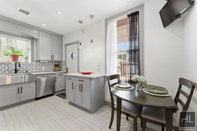 675 E 53rd Street, New York City, NY 11203