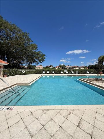 3450 N Pinewalk Drive N 421, Margate, FL 33063