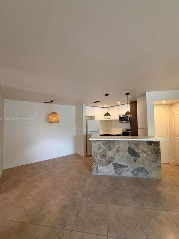 3450 N Pinewalk Drive N 421, Margate, FL 33063