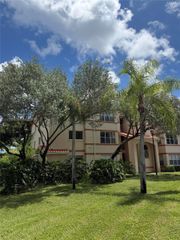 3450 N Pinewalk Drive N 421, Margate, FL 33063