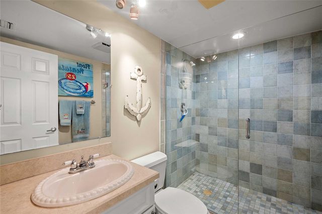 9525 BLIND PASS ROAD 206, St Petersburg, FL 33706
