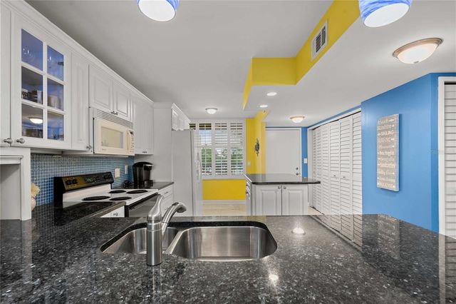 9525 BLIND PASS ROAD 206, St Petersburg, FL 33706