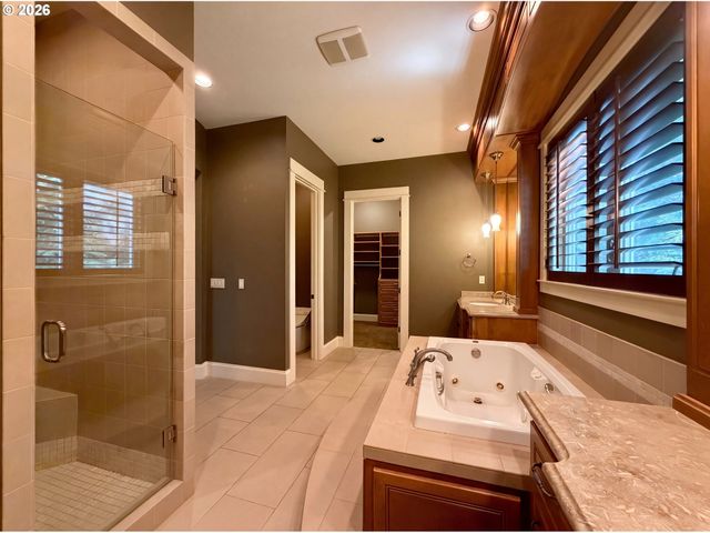 2835 Nw PINNACLE Dr, Portland, OR 97229