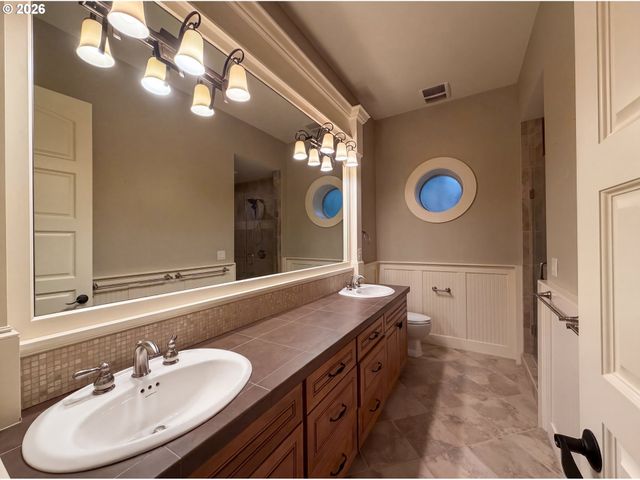 2835 Nw PINNACLE Dr, Portland, OR 97229