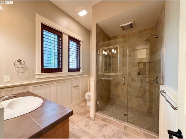 2835 Nw PINNACLE Dr, Portland, OR 97229