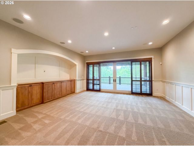 2835 Nw PINNACLE Dr, Portland, OR 97229