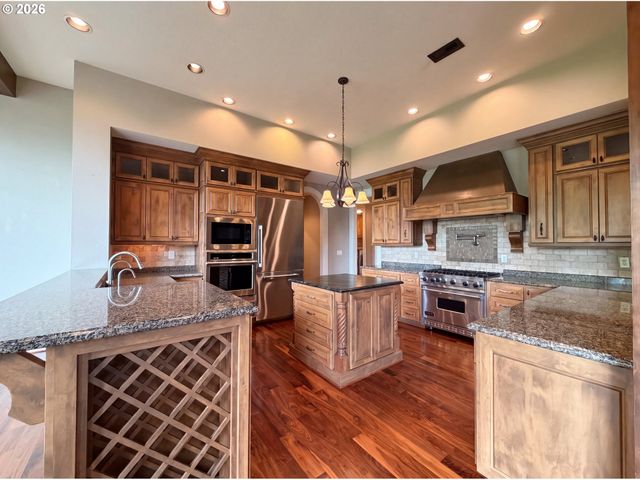 2835 Nw PINNACLE Dr, Portland, OR 97229