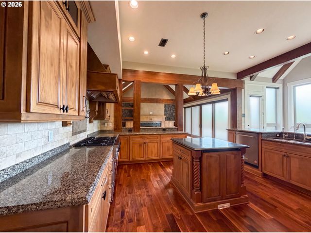 2835 Nw PINNACLE Dr, Portland, OR 97229