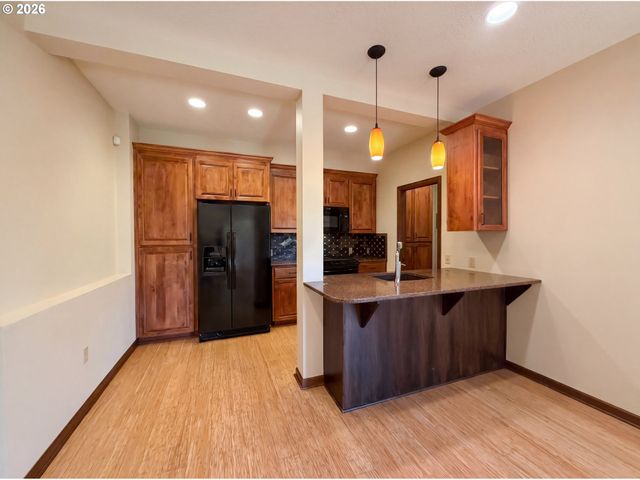 2835 Nw PINNACLE Dr, Portland, OR 97229