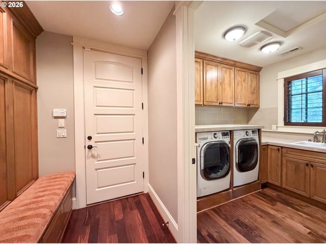 2835 Nw PINNACLE Dr, Portland, OR 97229