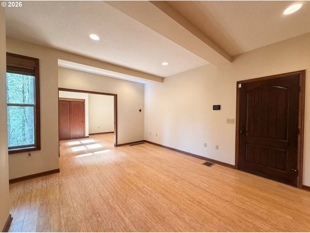 2835 Nw PINNACLE Dr, Portland, OR 97229