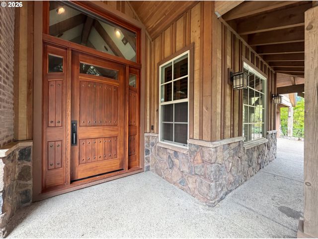 2835 Nw PINNACLE Dr, Portland, OR 97229