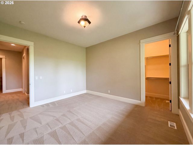 2835 Nw PINNACLE Dr, Portland, OR 97229