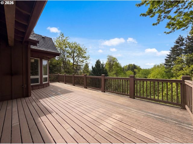 2835 Nw PINNACLE Dr, Portland, OR 97229