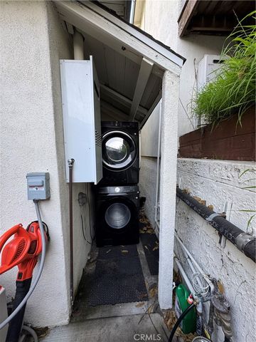 1900 Berkeley, Echo Park, CA 90026