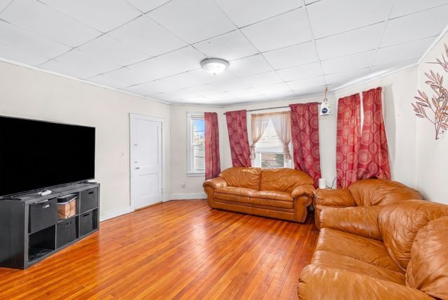 84 Cory St, Fall River, MA 02720